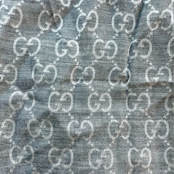 Gucci GG Lightweight wool/silk blend scarf, fringe, grey with white GGs, L, EUC - Picture 8 of 16